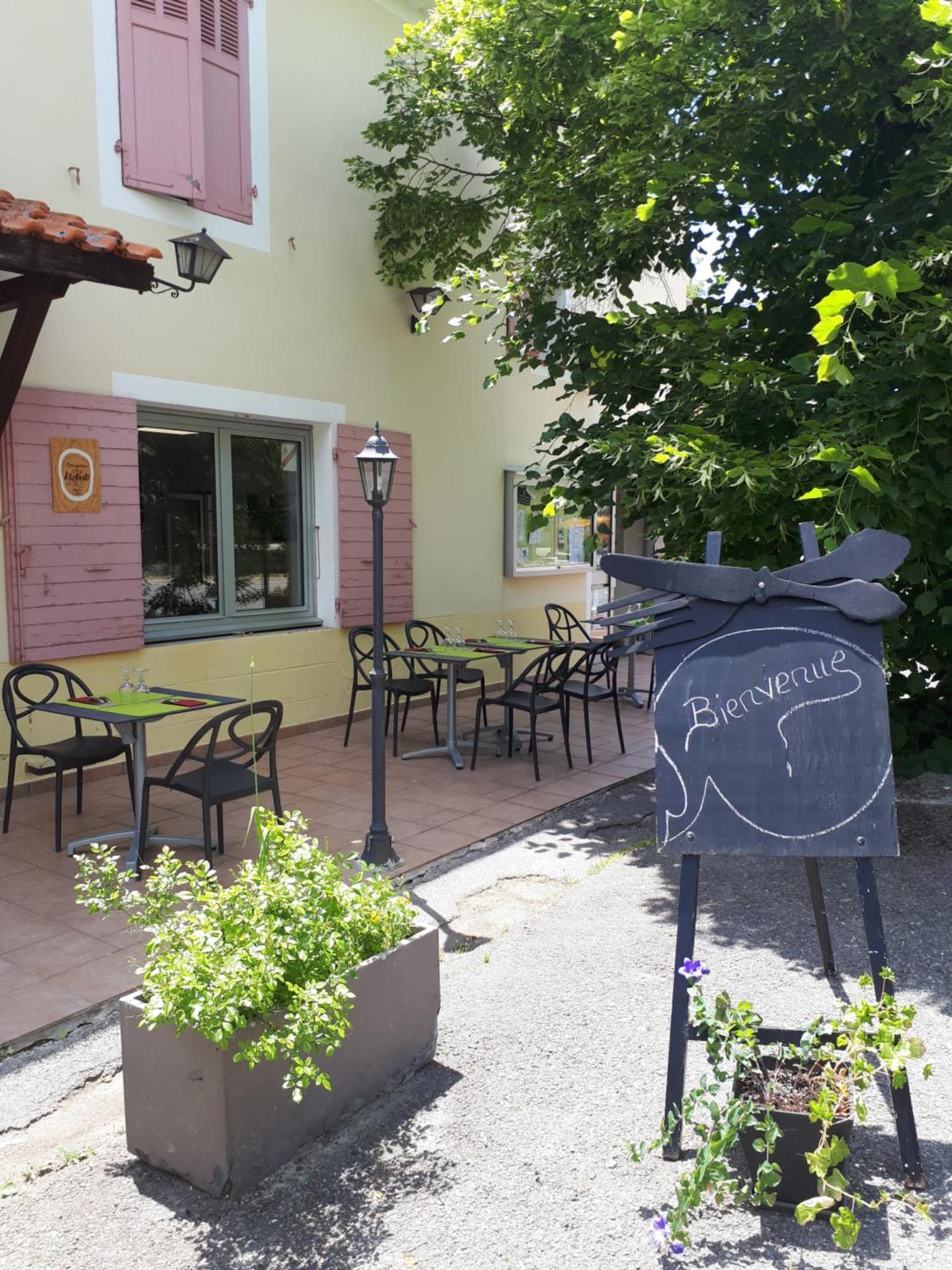Logis Hotel Le Ceans Orpierre Exterior foto